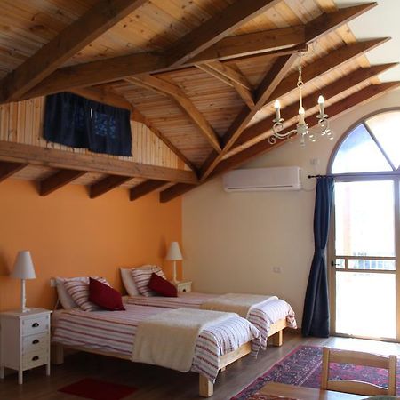 Off The Square Hotel Safed Luaran gambar