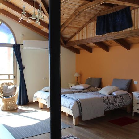 Off The Square Hotel Safed Luaran gambar
