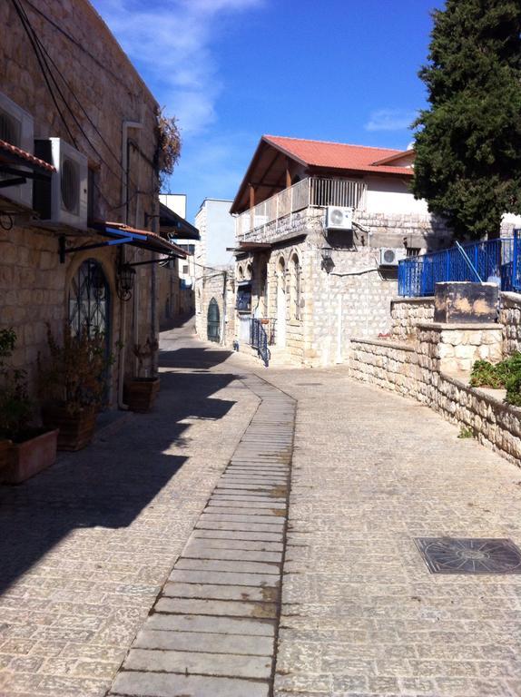 Off The Square Hotel Safed Luaran gambar