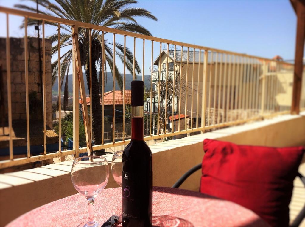 Off The Square Hotel Safed Luaran gambar