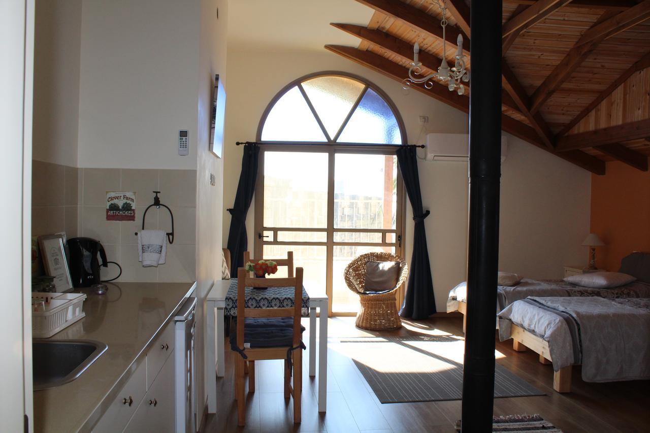 Off The Square Hotel Safed Luaran gambar