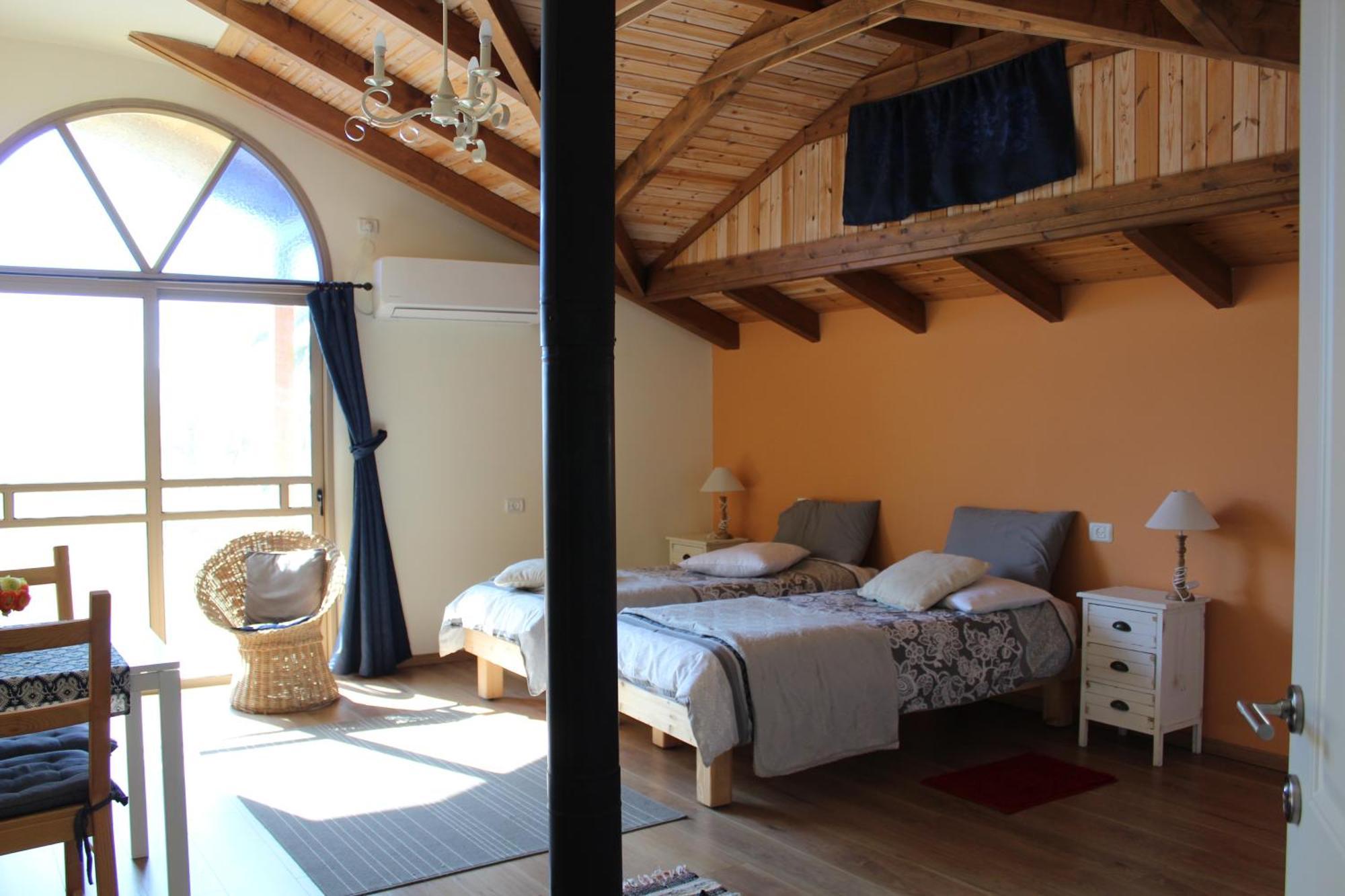 Off The Square Hotel Safed Luaran gambar